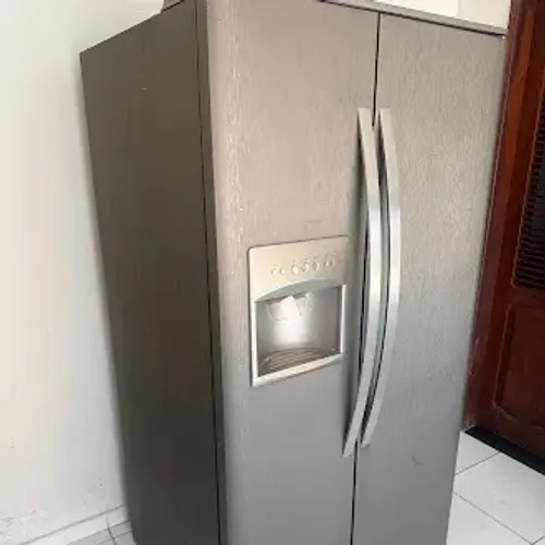 GELADEIRA ELECTROLUX SIDE BY SIDE 656L - ENVELOPADA