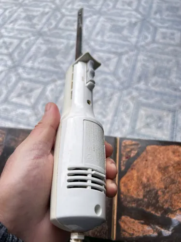 Faca elétrica black e Decker slim grip 110 V