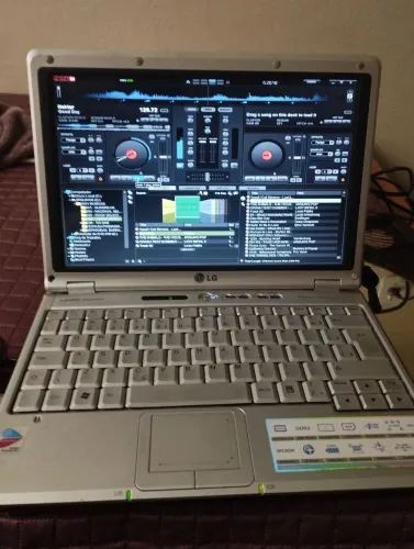 Notebook antigo LG CPU Intel Centrino * (ler descrição abaixo)