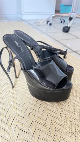 Sapatos e sandálias