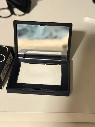 Pó compacto Nars