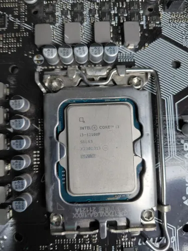 i3-12100F + H610M H V6 