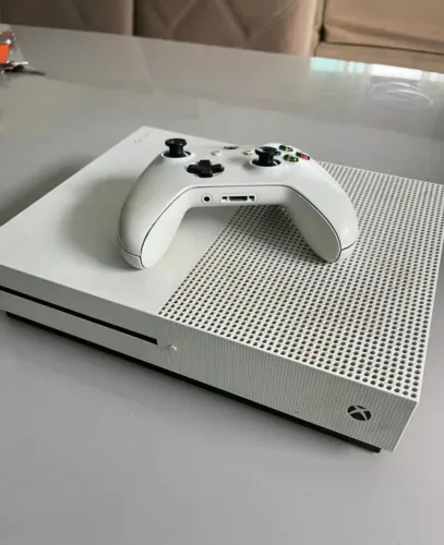 Vídeo game Xbox one s 1 TB 
