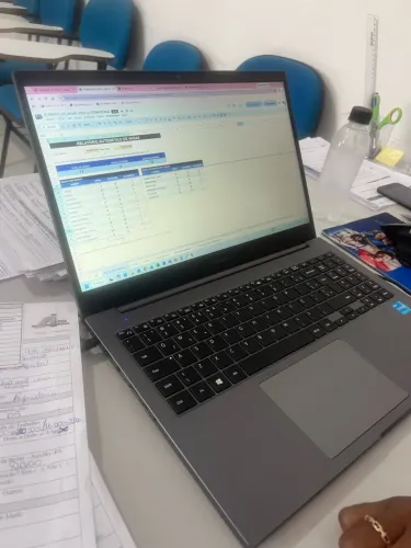 Nootbook semi novo