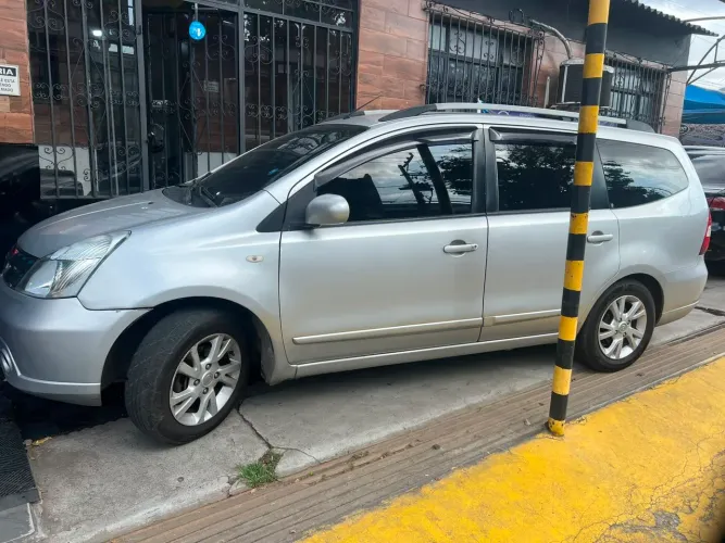 Nissan Livina Grand SL 1.8 16V Flex Fuel Aut. 2013