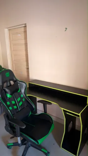 Kit gamer (mesa + cadeira)