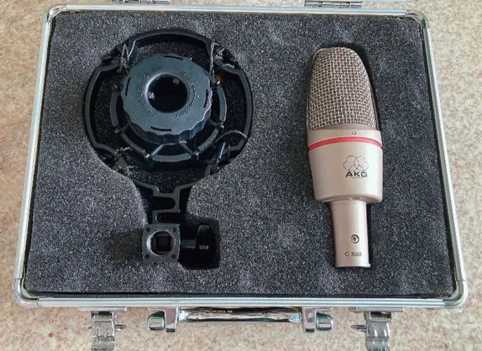 Microfone AKG C3000B
