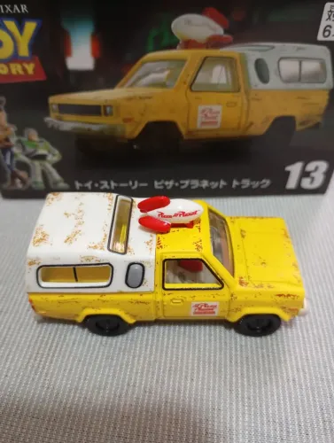 Tomica Pizza Planet 1:64 metal (não é Hotwheels)