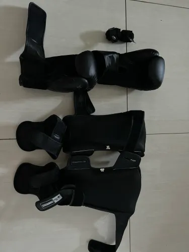 Vendo kit de boxe, kickboxing ?