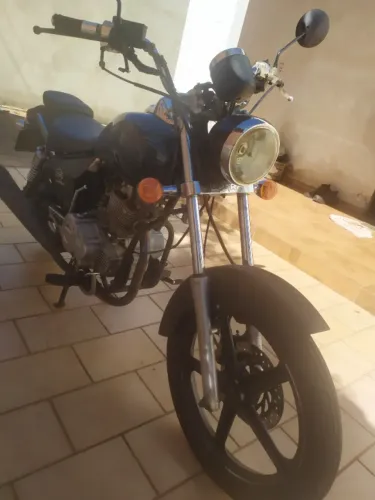 Dafra Kansas 150 conservada câmbio novo motor revisado