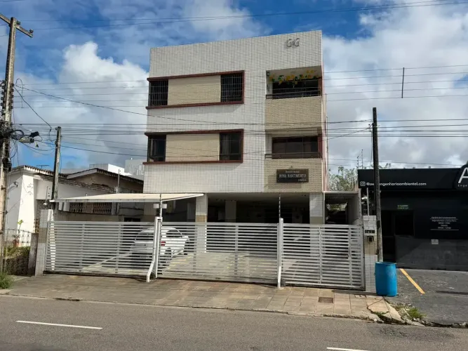Apartamento térreo com área privativa para locação com 2 quartos na Torre - João Pessoa -