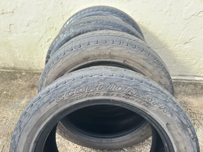 Pneus Pirelli scorpins AT 215/60/17 em bom estado