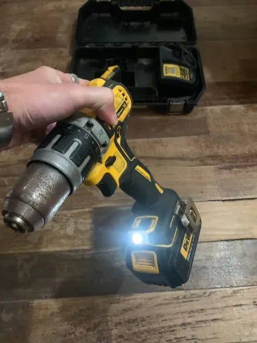 Parafusadeira Furadeira 20v Dcd806 Dewalt 2 Bat 5a+carregador