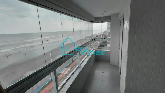 lindo apartamento pé na areia frente para o mar com 3 quartos sendo 1 suíte, 1 vaga, edifí