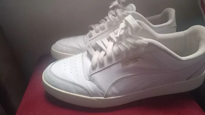 Lindo Tênis confortável Puma branco de couro n 40