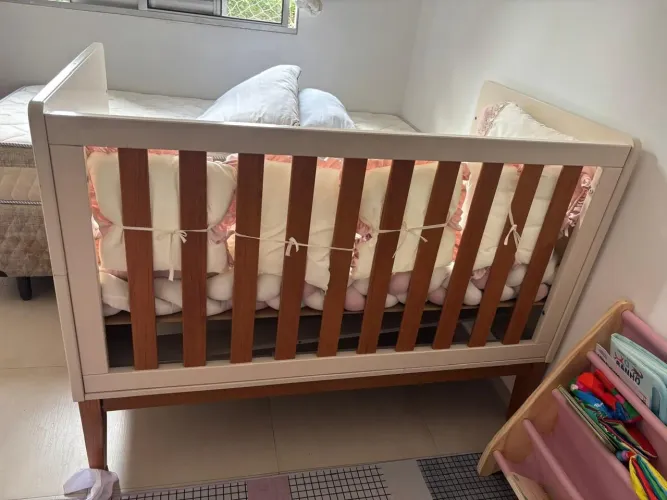 Berço que vira cama
