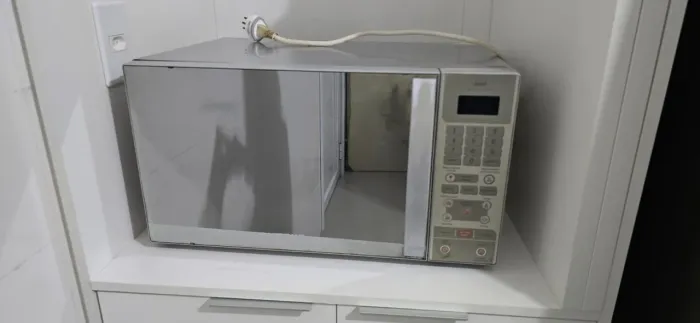 Microondas Brastemp Maxi Gratine Inox 30 litros 