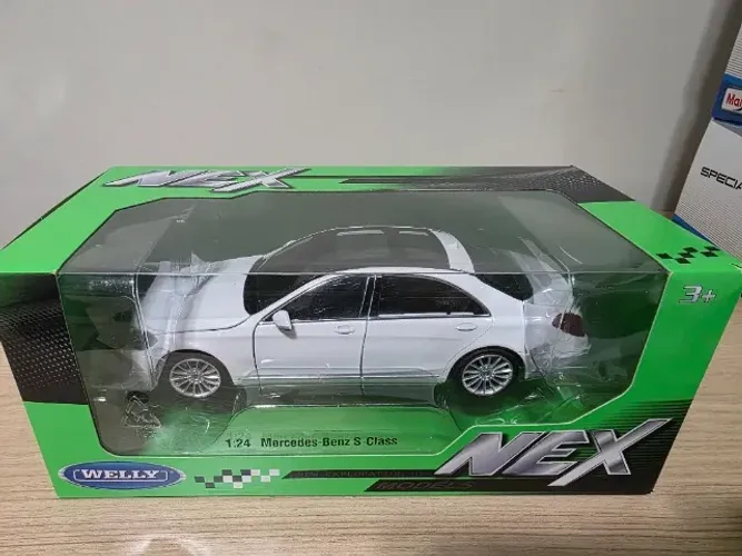 Welly Mercedes-Benz S-Class 1/24