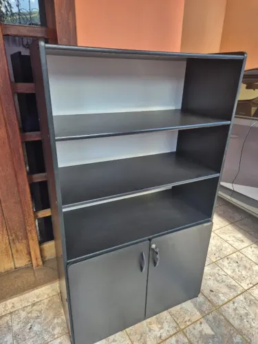 Estante de Escritório Reforçada MDF - 1,60m x 90cm - Com Chave