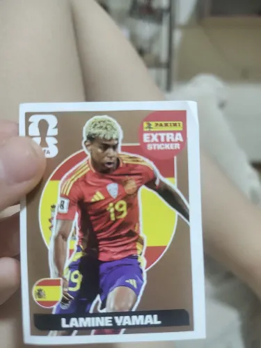Legenda Lamine Yamal de bronze original disponível