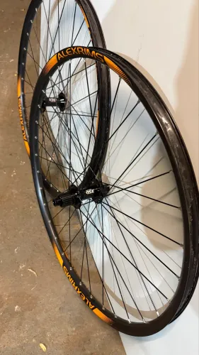 Rodas Alexrims com cubos goldix SISTEMA RATCHET.
