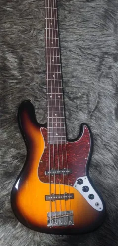 Baixo Squier 5c 