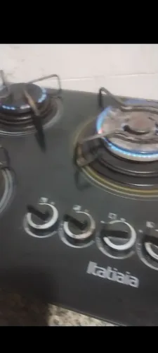 Fogão Cooktop todas as bocas funcionando.