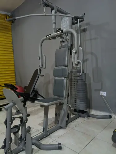 Estação de musculação com leg press ( entrego)