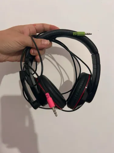 Headset Gamer Preto e Vermelho c/ Microfone - Estado de Novo!