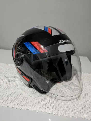 Capacete