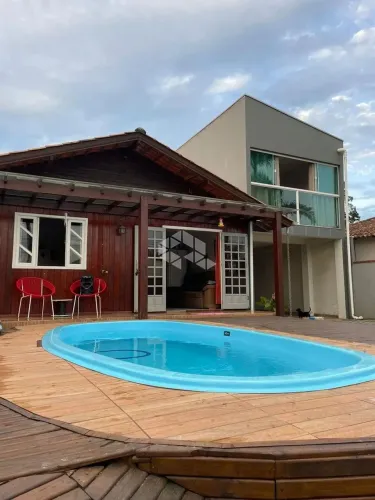 Casa com piscina a venda em Tijucas- SC