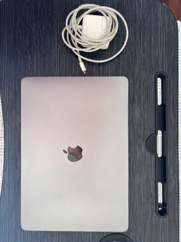 MacBook Air M1 (2020)