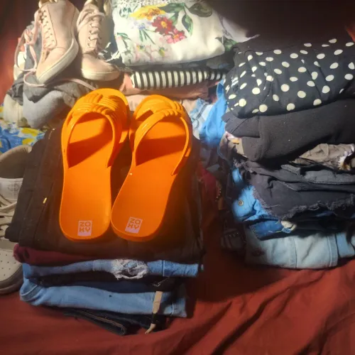Roupas de desapego juvenil para bazar