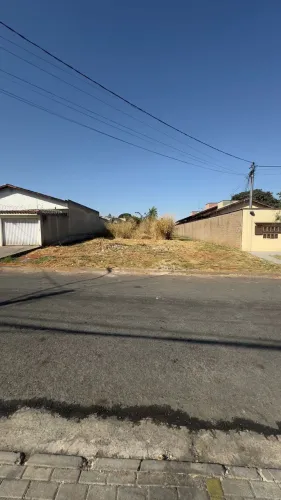 Lote Comercial à Venda no Setor Santa Genoveva em Goiânia-Go.