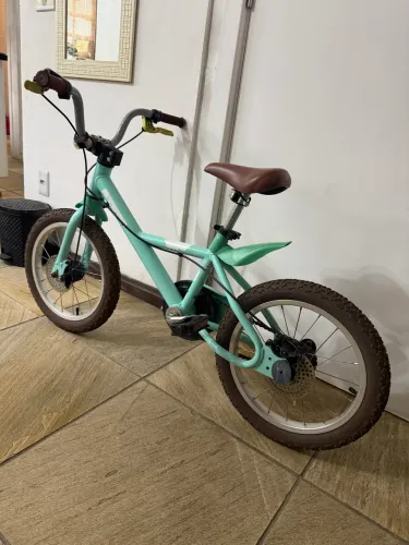 Bicicleta aro 16 freio a disco pneus ótimos excelente estado