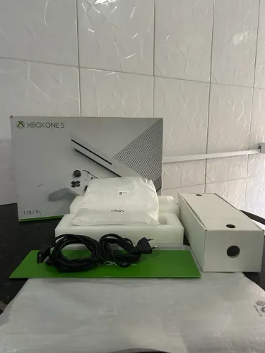 Xbox One s-retirada de peças 
