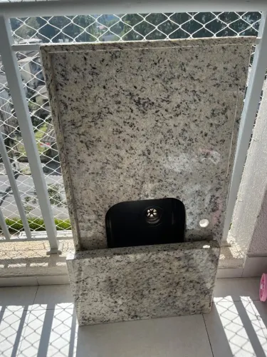 Pia de Cozinha em Granito com Cuba Inox - Excelente Estado