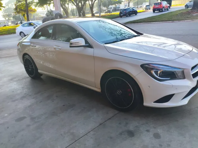 Mercedes-Benz CLA-200 First Edition 1.6 TB 16V Aut. 2015
