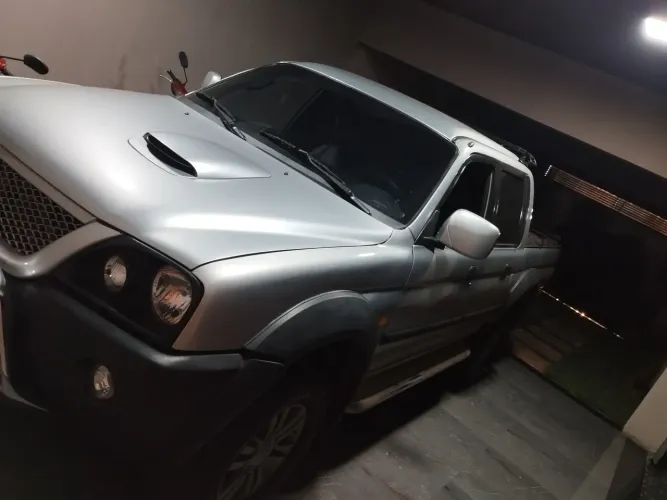 Mitsubishi L200 Outdoor HPE 2.5 4X4 CD T.dies. Mec. 2009