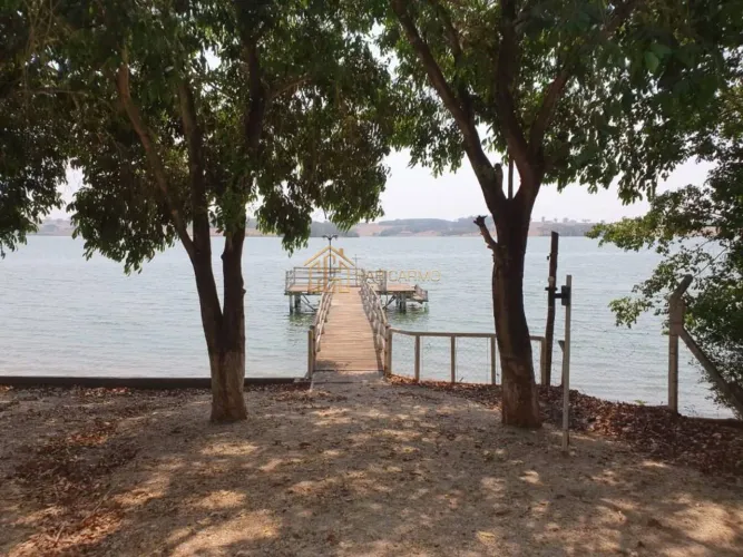 Rancho com 4 dormitórios à venda, 250 m² por R$ 2.000.000,00 - Condomínio Marina Bonita -
