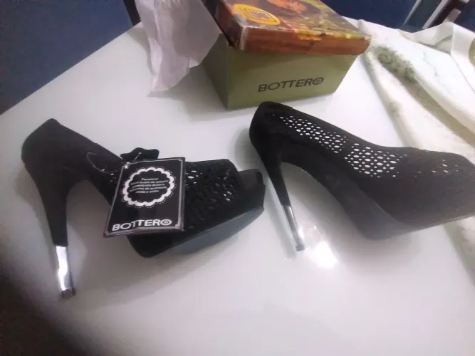 Sapato salto feminino novo