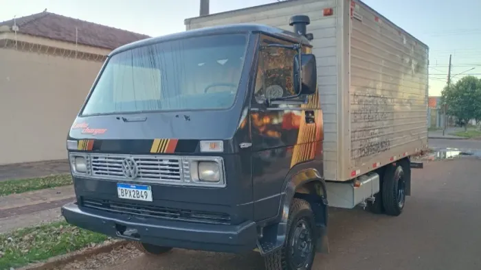 Vendo caminhão wolks ano 87 modelo 7.90 freio a ar na traseira com maneco