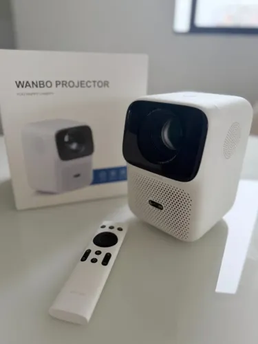 Mini Projetor Smart Wanbo T4 Full HD Nativo (Foco Automático e Wi-Fi ) - Na Caixa