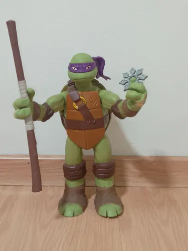 Boneco tartarugas ninja Donatello com acessórios