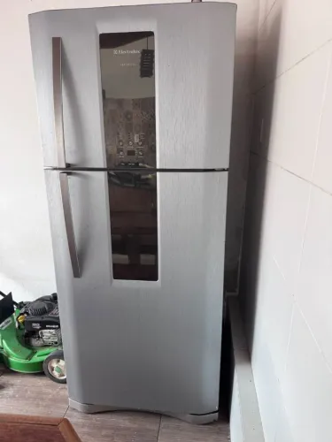 Vendo geladeira Electrolux Infinity 553 L
