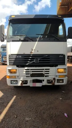 Caminhão Volvo FH12 380
