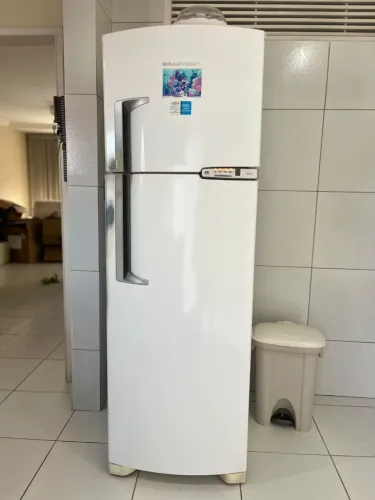 Vendo Geladeira Brastemp 427lt<br><br>Litros -<br><br>Vendo Geladeira Brastemp<br><br>Frost Free<br><br>Frost Free