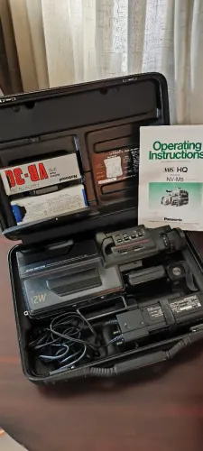 Filmadora Vintage Panasonic NV-M5 VHS HQ - Raridade Completa na Maleta (Item de coleção)