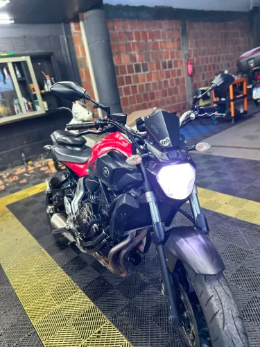 moto mt07