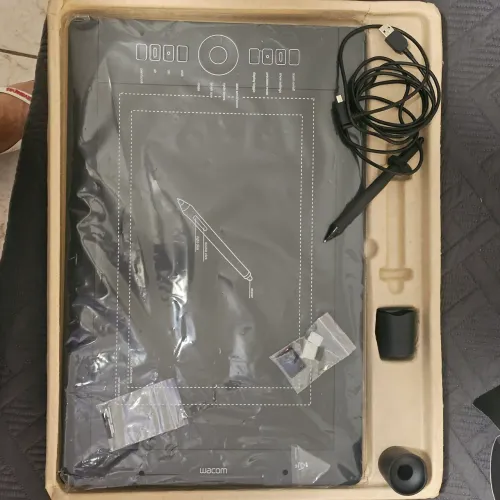 Wacom Intuos Pro (PTH?851) ? mesa digitalizadora profissional
